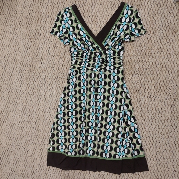 DressBarn Fit & Flare Dress 8 Cap Sleeve Brown Geometric Stretch V Neck Packable - Picture 1 of 9